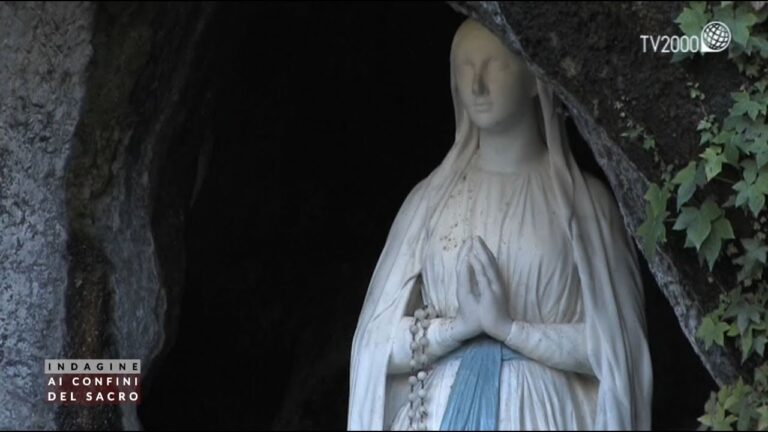 Apparizioni Maria nei giorni nostri: Segreti rivelati e miracoli in corso